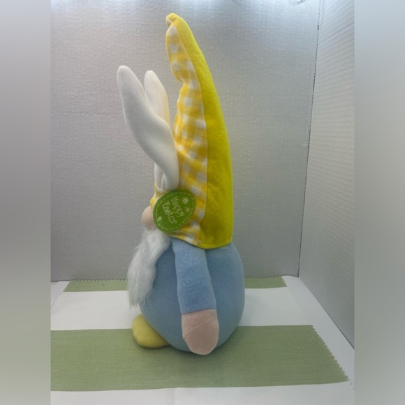 Spring/Easter Bunny Gnome - Picture 4 of 11